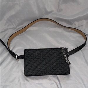 Michael Kors Black Belt Bag Sleek Design